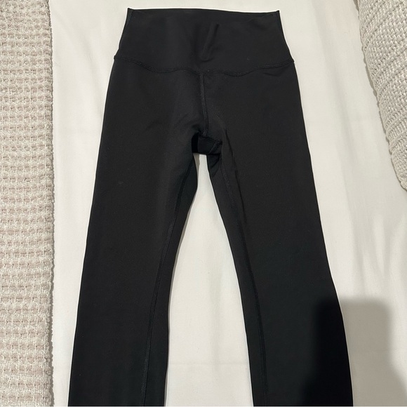 ALO Yoga AirLift Black Leggings - Picture 3 of 4